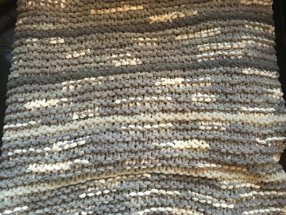 Knit lap blanket